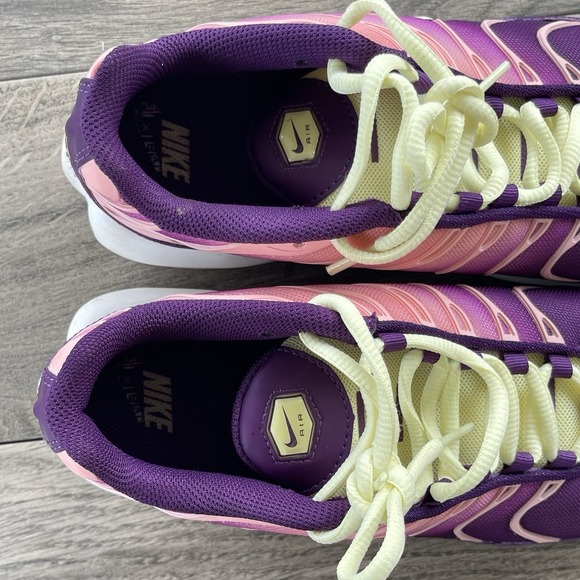 Nike‎ Air Max Plus TN Running Shoes Youth 7Y Lucky Charms Purple Sneakers AV7962